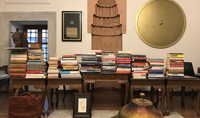 Eyüpsultan Belediyesi yüzyıllık eserleri müzayedede kitapseverlerle buluşturdu