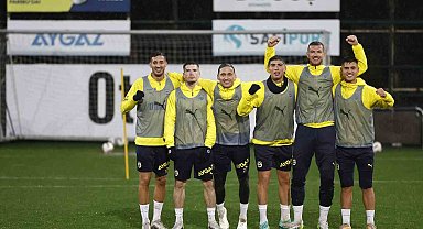 Fenerbahçe, yağmur altında çalıştı