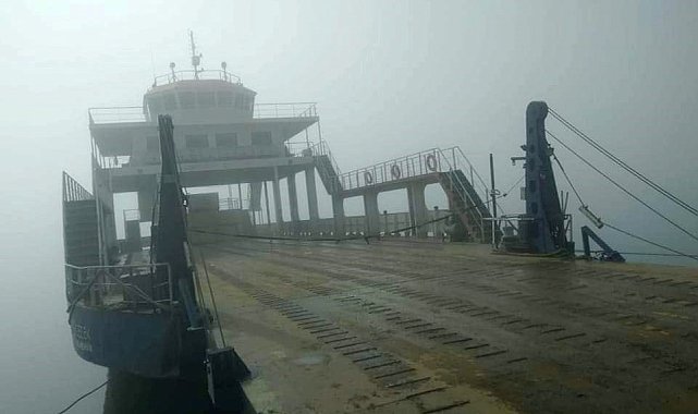 Feribot seferlerine fırtına engeli