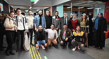 Filistinli öğrenciler kendi ülkelerini tanıttı