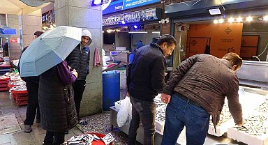 Fırtına hamsi fiyatlarını da uçurdu