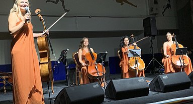 Gelibolu'da Cello Paradiso grubu performansıyla büyüledi