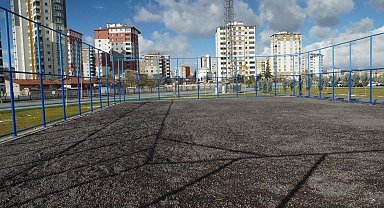 Genç dostu belediyeden ilçeye 18 adet futbol sahası