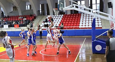 Gençlik Spor Müdürlüğü'nün kadın basketbol takımı ilk maçına çıktı