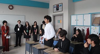 Gökkuşağı Koleji öğrencilerinden CAFMUN başarısı