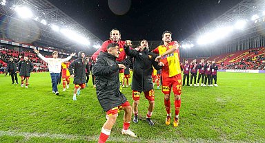 Göztepe'de Stoilov, ilk galibiyetini aldı