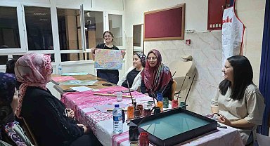 GSB yurtlarında ebru kursu yoğun ilgi görüyor