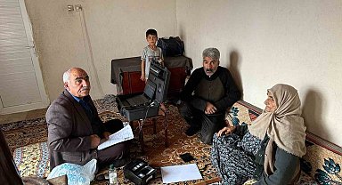 Hamur'da adreste nüfus hizmeti ve vefa projesi sürüyor
