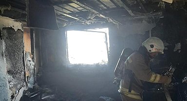 Hatay'da prefabrik yapıda çıkan yangını itfaiye ekipleri söndürdü