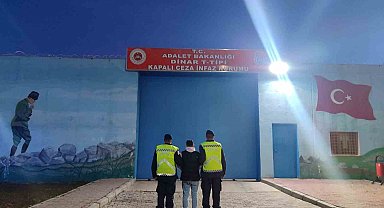Hırsızlık suçundan aranan 3 şahsı jandarma yakaladı