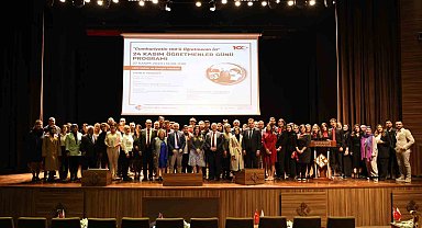 HKÜ'de duygulandıran 'Öğretmenler Günü' programı