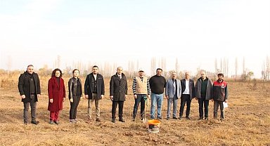 Iğdır'da çiftçiler aşırı gübrelemeye karşı uyarıldı