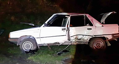 İki otomobil çarpıştı: 1 yaralı