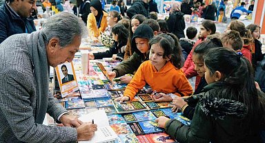 İnegöl'de kitap günleri coşkusu sürüyor
