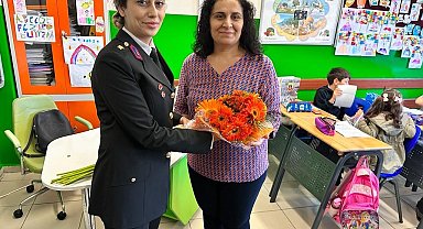 İstanbul İl Jandarma Komutanlığı personelleri öğretmenler gününü kutladı