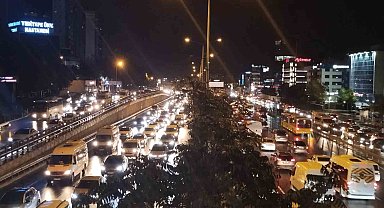 İstanbul'da trafik yoğunluğu yüzde 80'e ulaştı