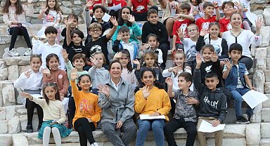 İzmir Selçuk'ta 'Çocuk Meclisi' kuruldu