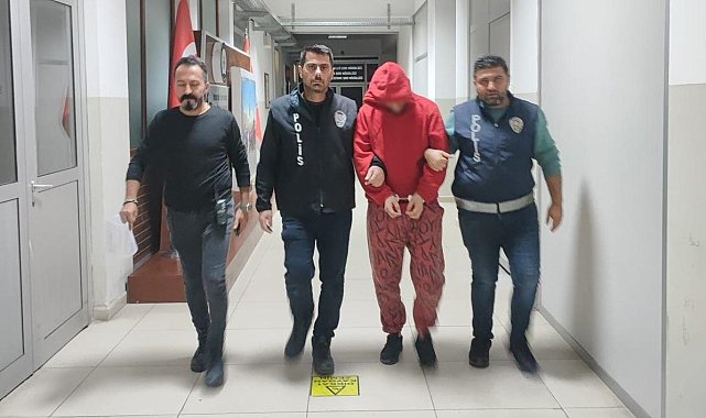 İzmir'de 5 ayrı suçtan aranan firari, şok ekibinden kaçamadı