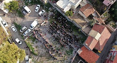 İzmir'de yılda 600 ton sebze-meyve, 150 bin ekmek israfının önüne geçiyorlar