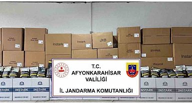 Jandarma 150 bin adet boş makaron ve 793 kilogram kaçak tütün ele geçirdi