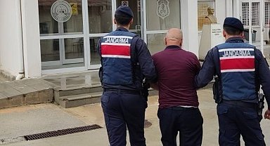 Jandarma ekipleri 52 aranan şahsı kıskıvrak yakaladı