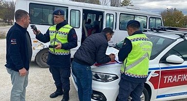 Jandarmanın okul servislerine yönelik trafik denetimleri sürdüyor