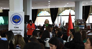 Kadın öğrenciler Estergon Kalesi'nde misafir edildi