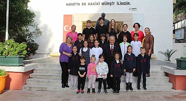 Kalbi öğrencileri için atıyor