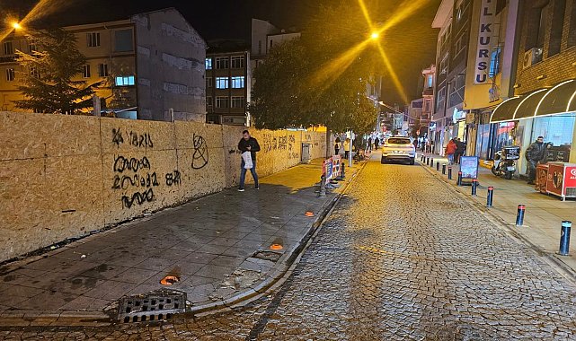 Kaldırıma park eden 8 araca ceza yazıldı