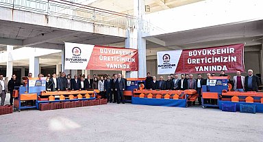 Kaleli üreticilere 3 adet zeytin eleme makinesi