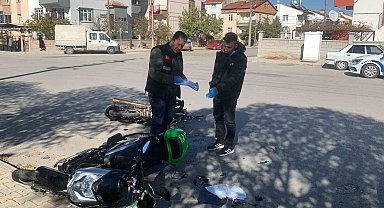 Karaman'da motosikletler çarpıştı: 1'i ağır 2 yaralı