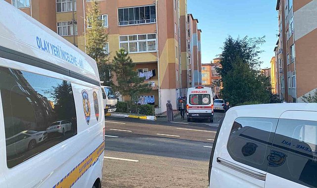 Karısını öldürdü, oğlunu yaraladı