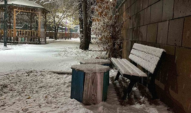 Karlıova'da beklenen kar yağışı başladı