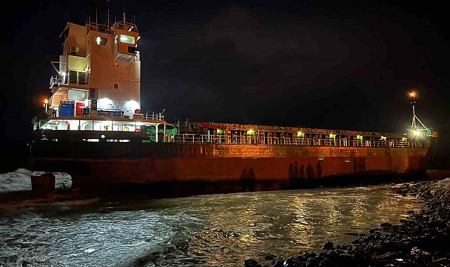 Kastamonu'da gemi karaya oturdu, 11 mürettebat kurtarıldı