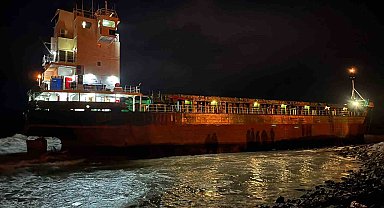 Kastamonu'da gemi karaya oturdu, 11 mürettebat kurtarıldı