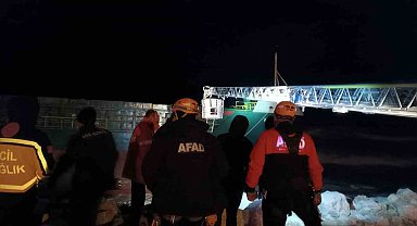Kastamonu'da karaya oturan geminin mürettebatı böyle kurtarıldı