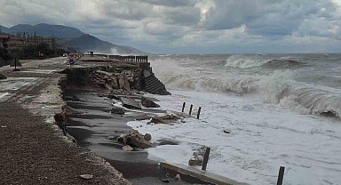 Kastamonu'nun o ilçesinde fırtına hayatı olumsuz etkilemeye devam ediyor: Eğitime 1 gün ara verildi