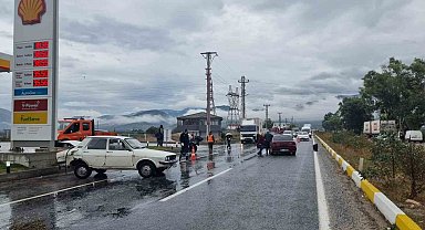 Kaza böyle geldi, araçlar yolda metrelerce kaydı