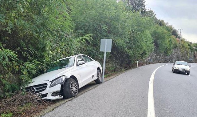 Kaza yapan otomobil terk edilmiş halde bulundu