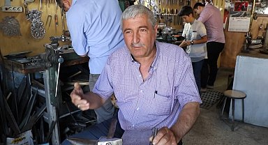 Kemaliye'nin son kapı tokmak ustası hayatını kaybetti