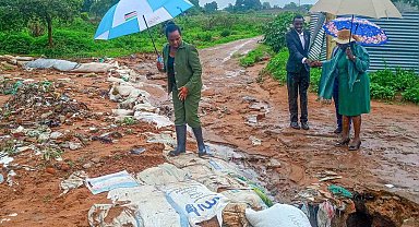 Kenya'da taşan nehirden geçmeye çalışan 7 kişi kayboldu