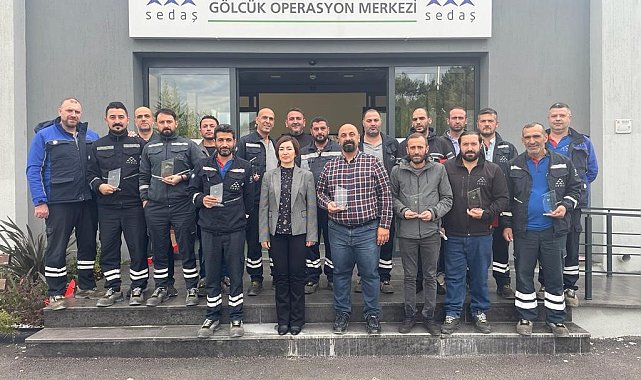 Kıdemli çalışanlara ödül verildi