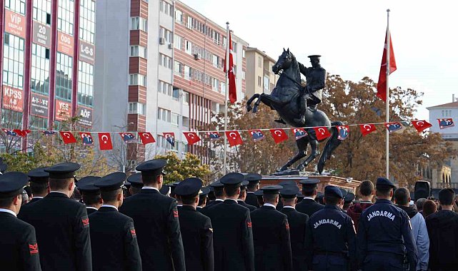 Kırşehir'de, Mustafa Kemal Atatürk'e saygı