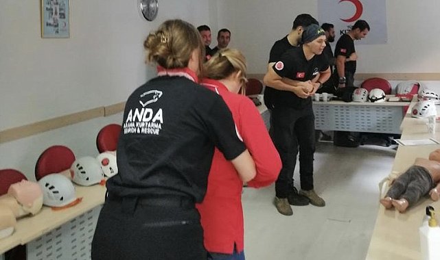 Kızılay'dan ilk yardım eğitimi