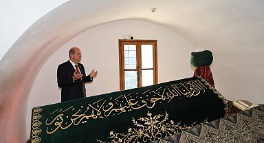 KKTC Cumhurbaşkanı Ersin Tatar, Şeyh Edebali Türbesi'nde dua etti