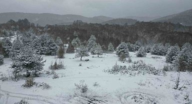 Kocaeli'nin dağlarına lapa lapa kar yağıyor