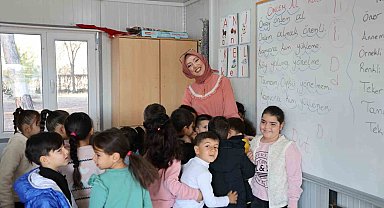 Konteyner okulda Öğretmenler Günü heyecanı