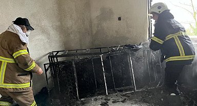 Köyde çıkan yangında ev kullanılmaz hale geldi