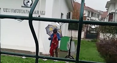 Küçük çocuğun bayrak sevgisi duygulandırdı