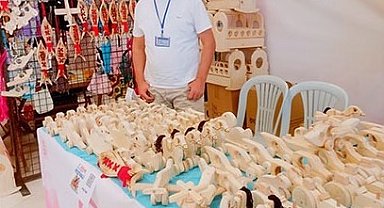 Kullanılmış paletler çocuklar için oyuncağa dönüştü